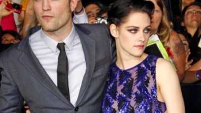 Kristen Stewart Suffers A Nip Slip At The Hollywood Film Awards – In Front  Of Robert Pattinson!