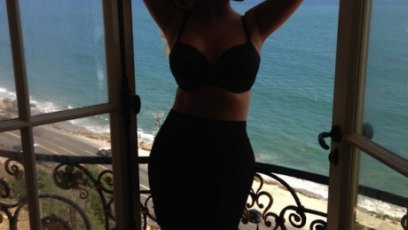 Christina Aguilera Flaunts Major Weight Loss In Bra