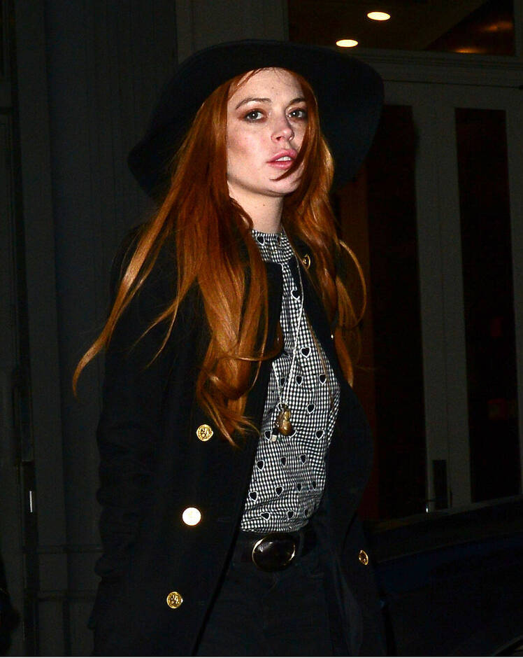 Lindsay lohan coachella drinking