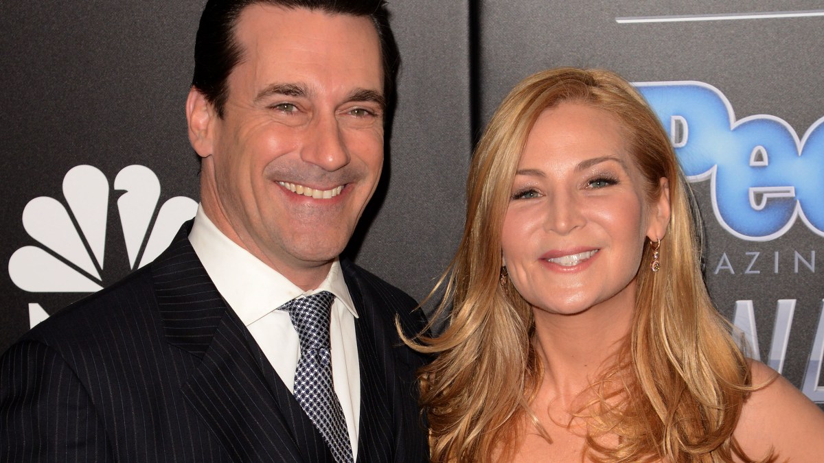 Its Over Jon Hamm Splits From Girlfriend Of 18 Years Jennifer