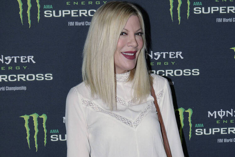 Tori spelling