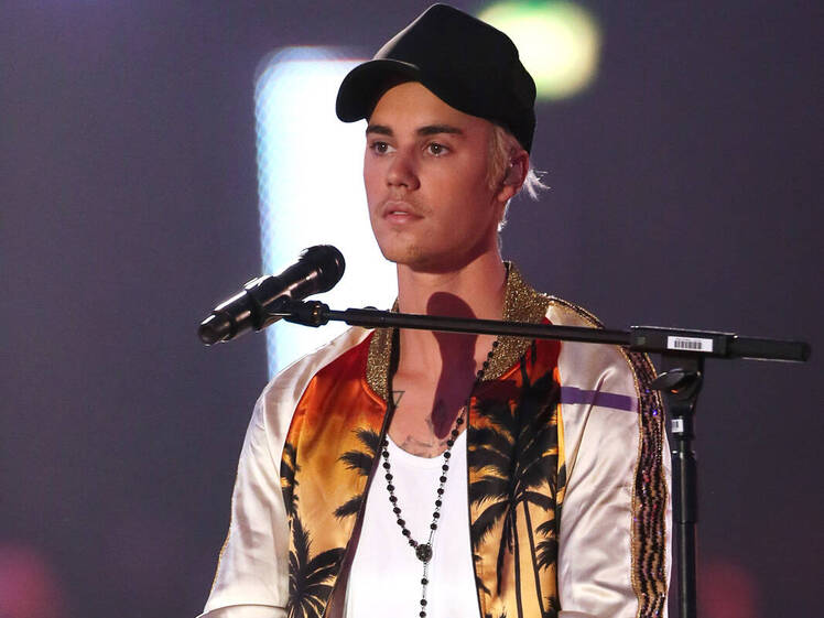 Justin bieber engaged dad