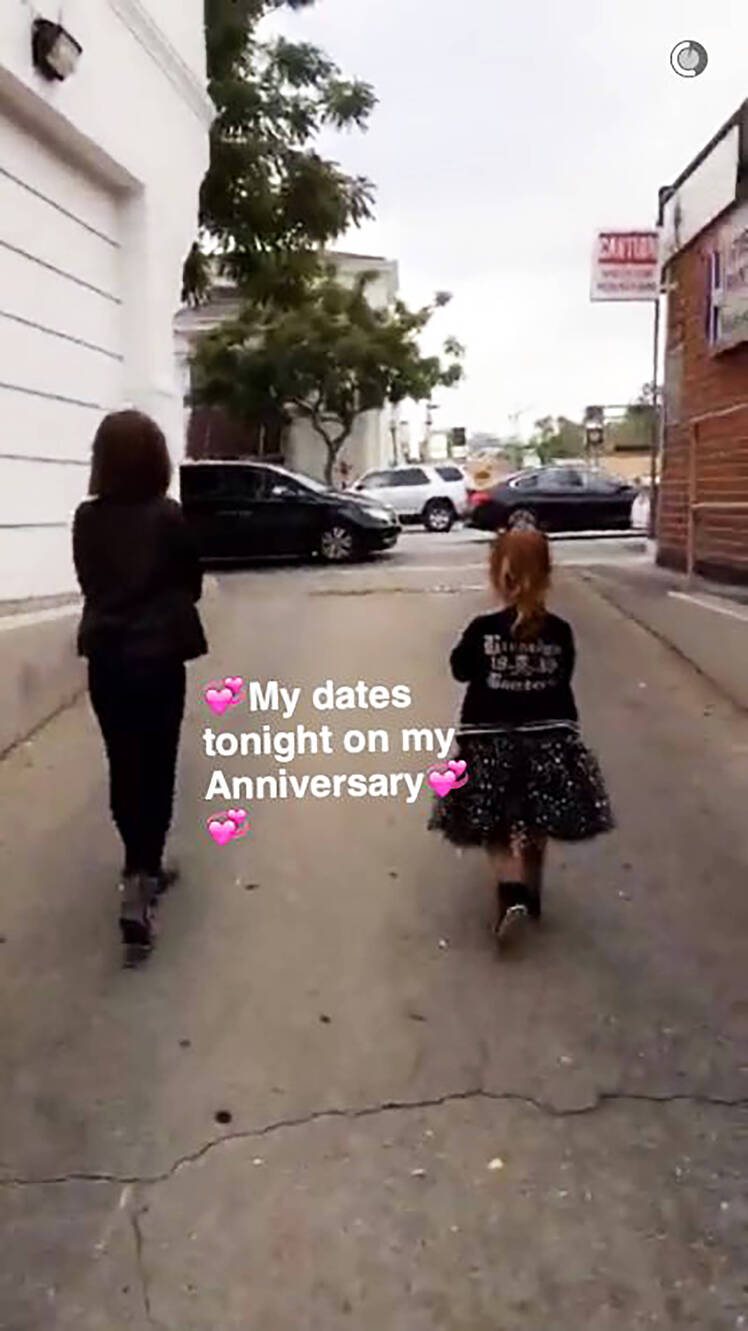 jessica alba snapchat anniversary 1