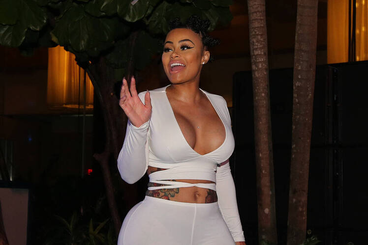 Pregnant blac chyna kardashian trademark