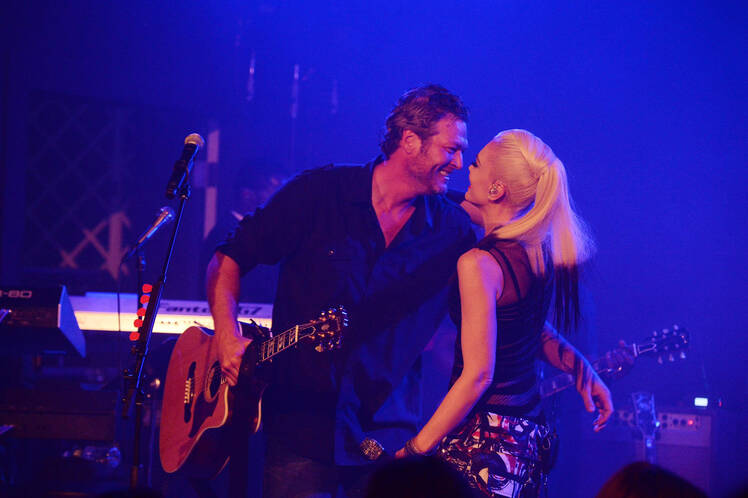 gwen stefani blake shelton getty images