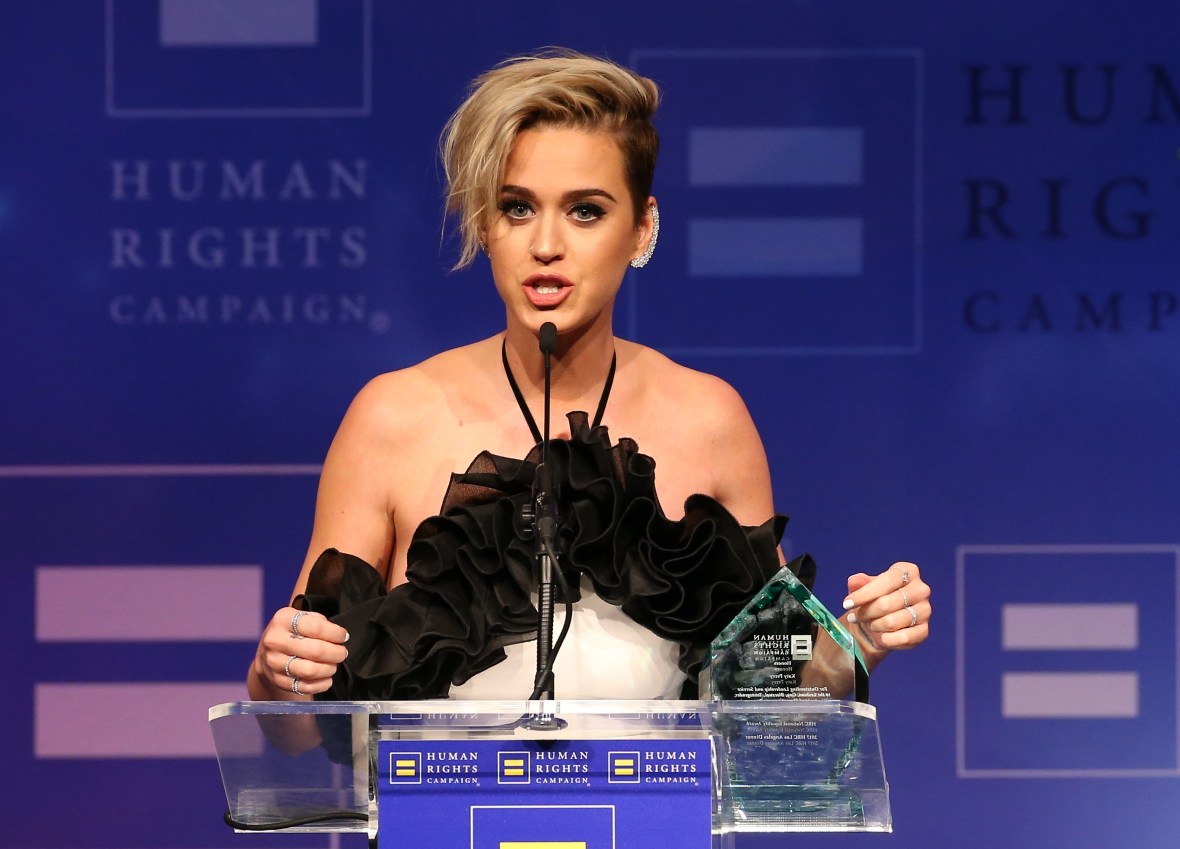 Bi Threesome Katy Perry - Katy Perry Makes a Confession About Her Sexuality While ...