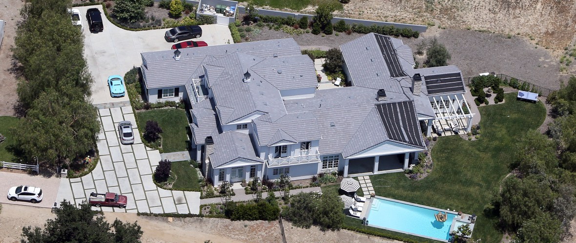 Where Do the Kardashians Live in CA? Details on Their ...