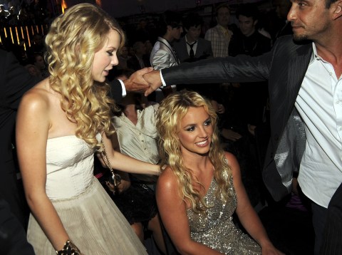 Taylor Swift Copies Britney Spears All The Time And It S Not Ok