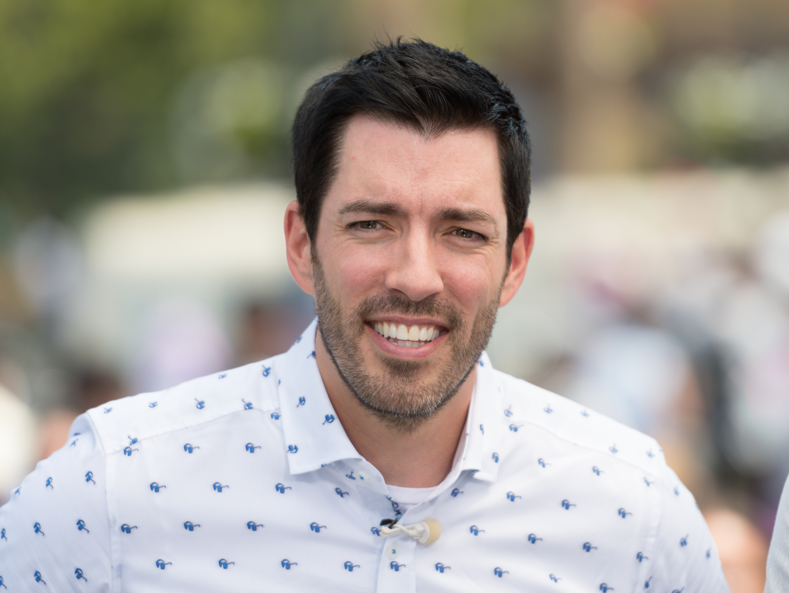 Property Brothers Star Drew Scott Says He's Hotter Than His Brother Now