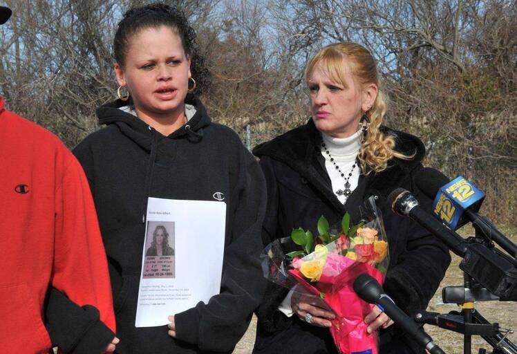 Shannan gilberts mother mari oak beach daughter sarr