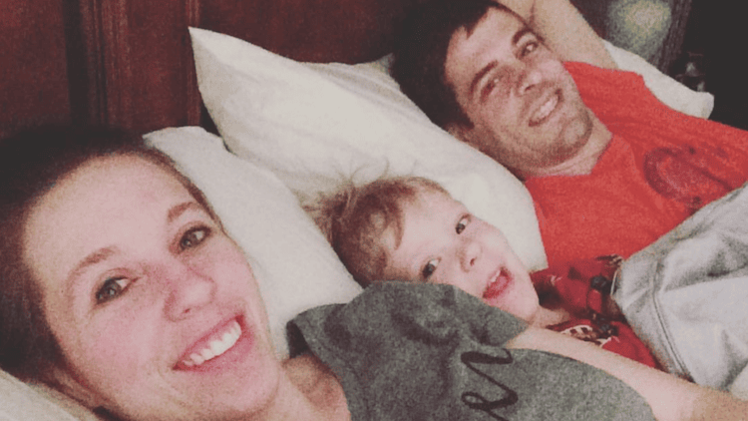 Jill duggar responds derick dillard tweets