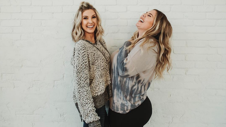 Lindsie Chrisley On Teen Mom Get To Know Kailyn Lowrys Podcast Partner 