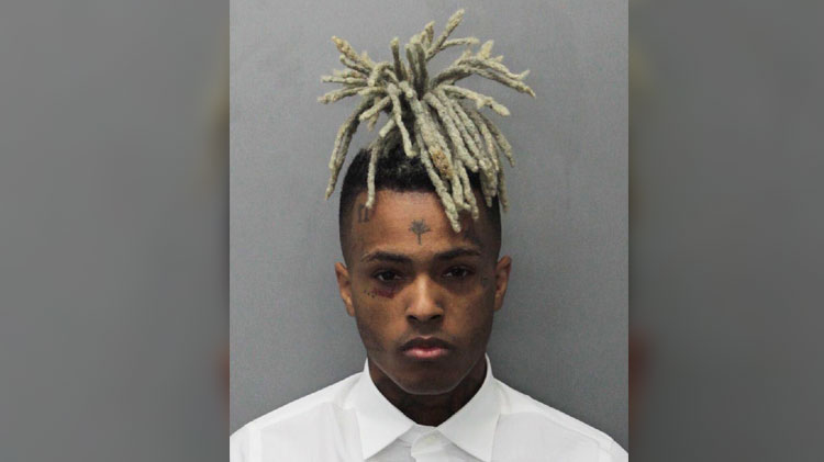 XXXTENTACION KILLER SHOWS LOUIS VUITTON BAG ON INSTAGRAM LIVE