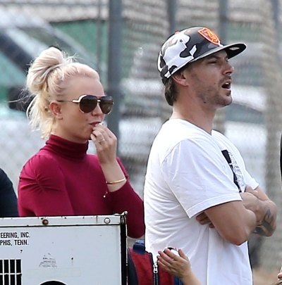 Kevin Federline hits beach with wife Victoria Prince in first