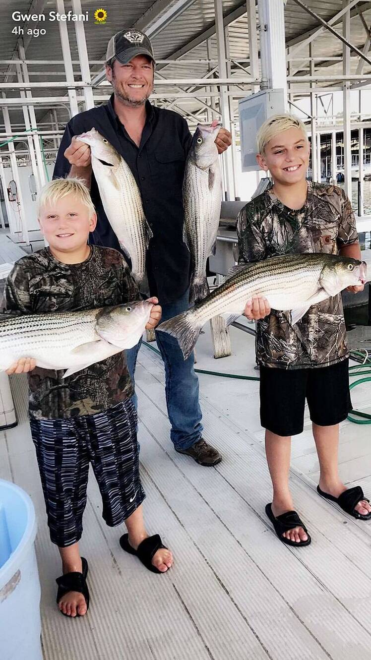 lake shelton gwen stefani sons snapchat
