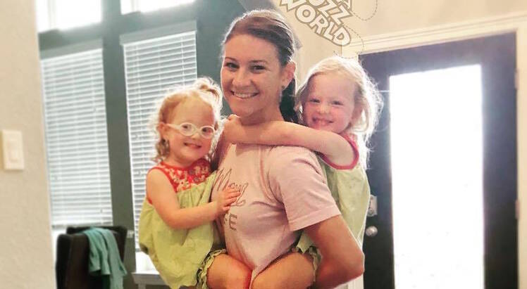Outdaughtered quints playing makeup