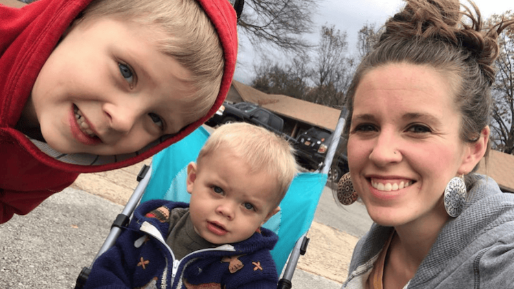 Jill Duggar son car seat
