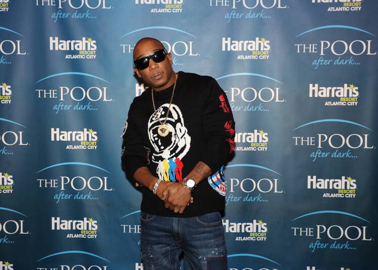 Ja Rule Poses On Red Carpet