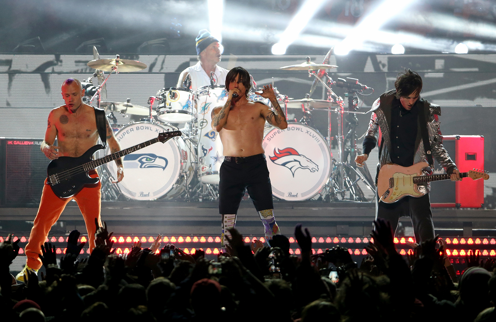 Super Bowl 2014 halftime show: Bruno Mars, Red Hot Chili Peppers deliver  solid show 