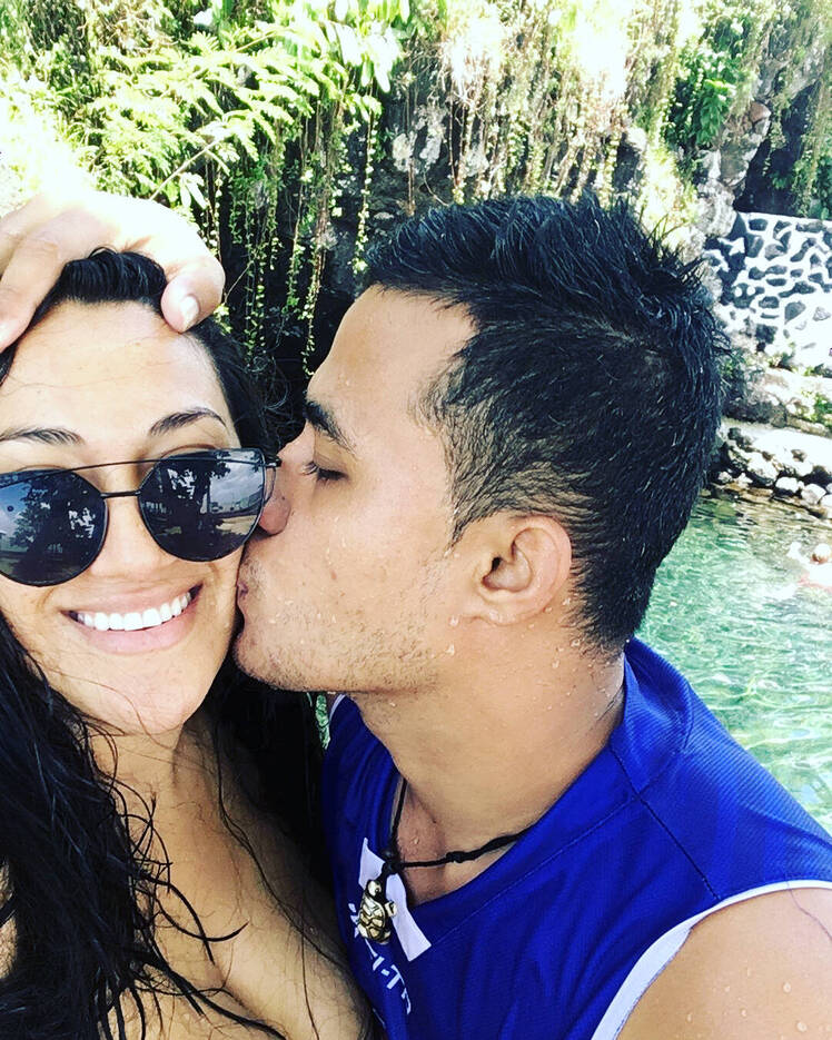 90 Day Fiance Couple PDA Pics Valentine's Day