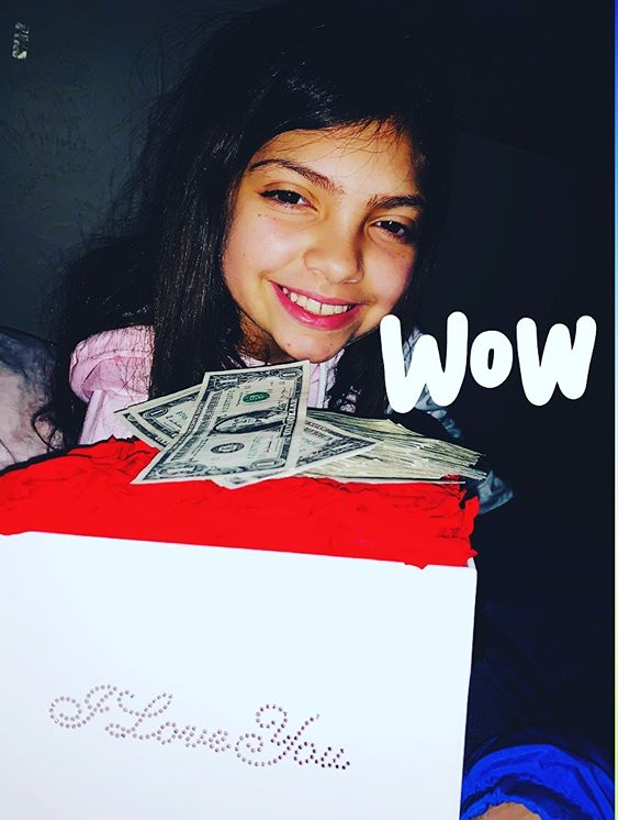The Tooth Fairy Leaves Sophia Abraham A Stack Of Cash In Touch Weekly