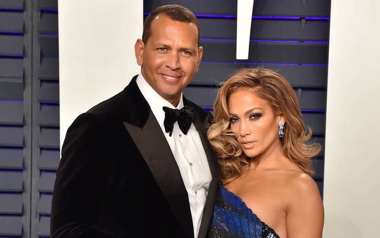 BEVERLY HILLS, CALIFORNIA - FEBRUARY 24: Jennifer Lopez and Alex Rodriguez attend the 2019 Vanity Fair Oscar Party Hosted By Radhika Jones at Wallis Annenberg Center for the Performing Arts on February 24, 2019 in Beverly Hills, California. (Photo by Axelle/Bauer-Griffin/FilmMagic)