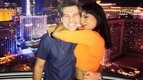 '90 Day Fiance' Star Larissa Packs on Serious PDA With New Boyfriend ...