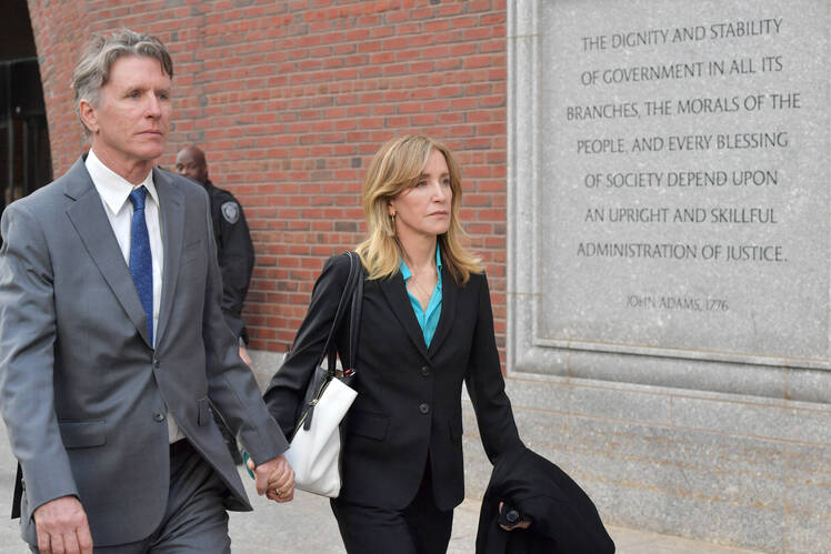 felicity huffman going to court
