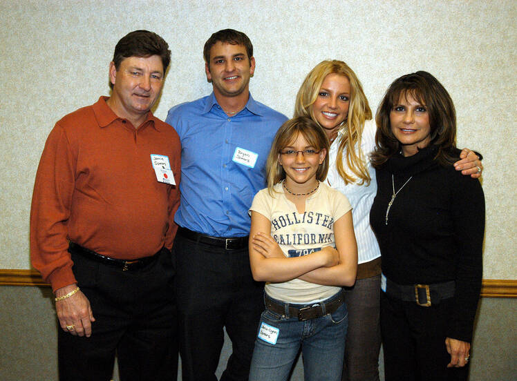 Jamie Lynn Spears ‘Has Been Taking Care of’ Dad Jamie Spears Amid His Health Struggles