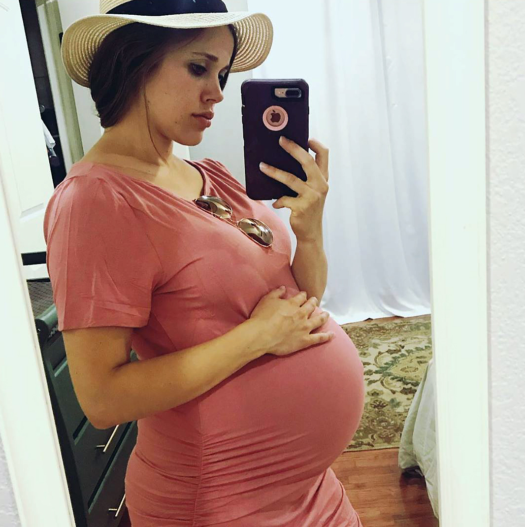 Pregnant Jessa Duggar's Baby Bump See How Far Along She Is!