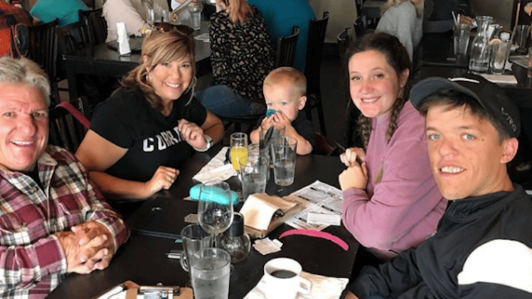 tori roloff caryn chandler matt jackson and zach roloff sitting