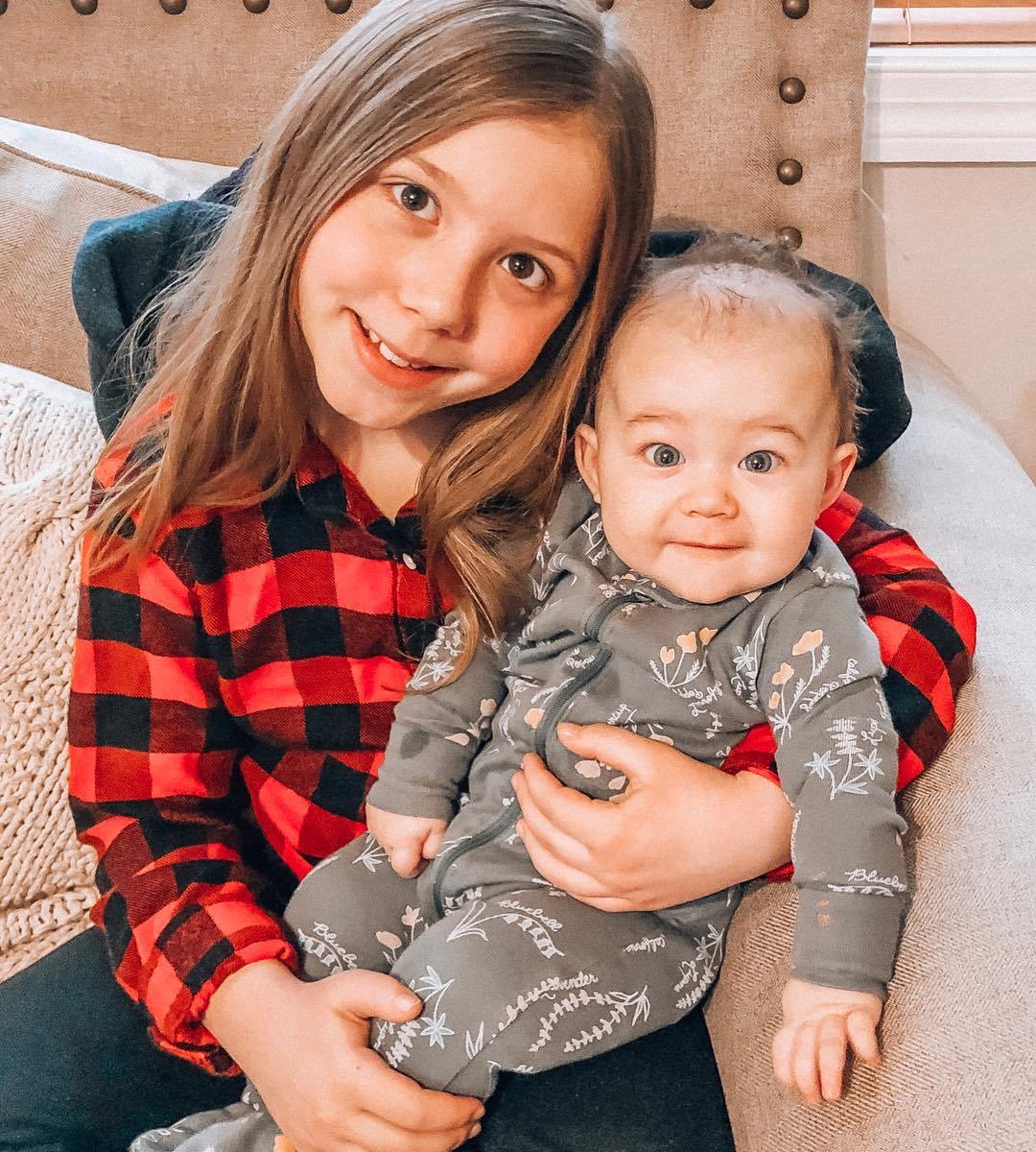 Chelsea Houska Slammed For Letting Daughter Aubree 9 Wear Hoops