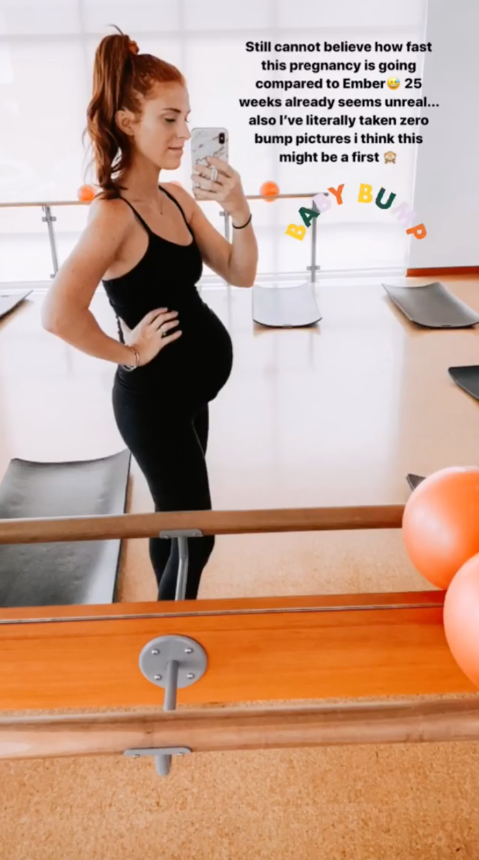 Audrey Roloff Shows Off Pregnancy Bump With Baby No 2 25 Weeks