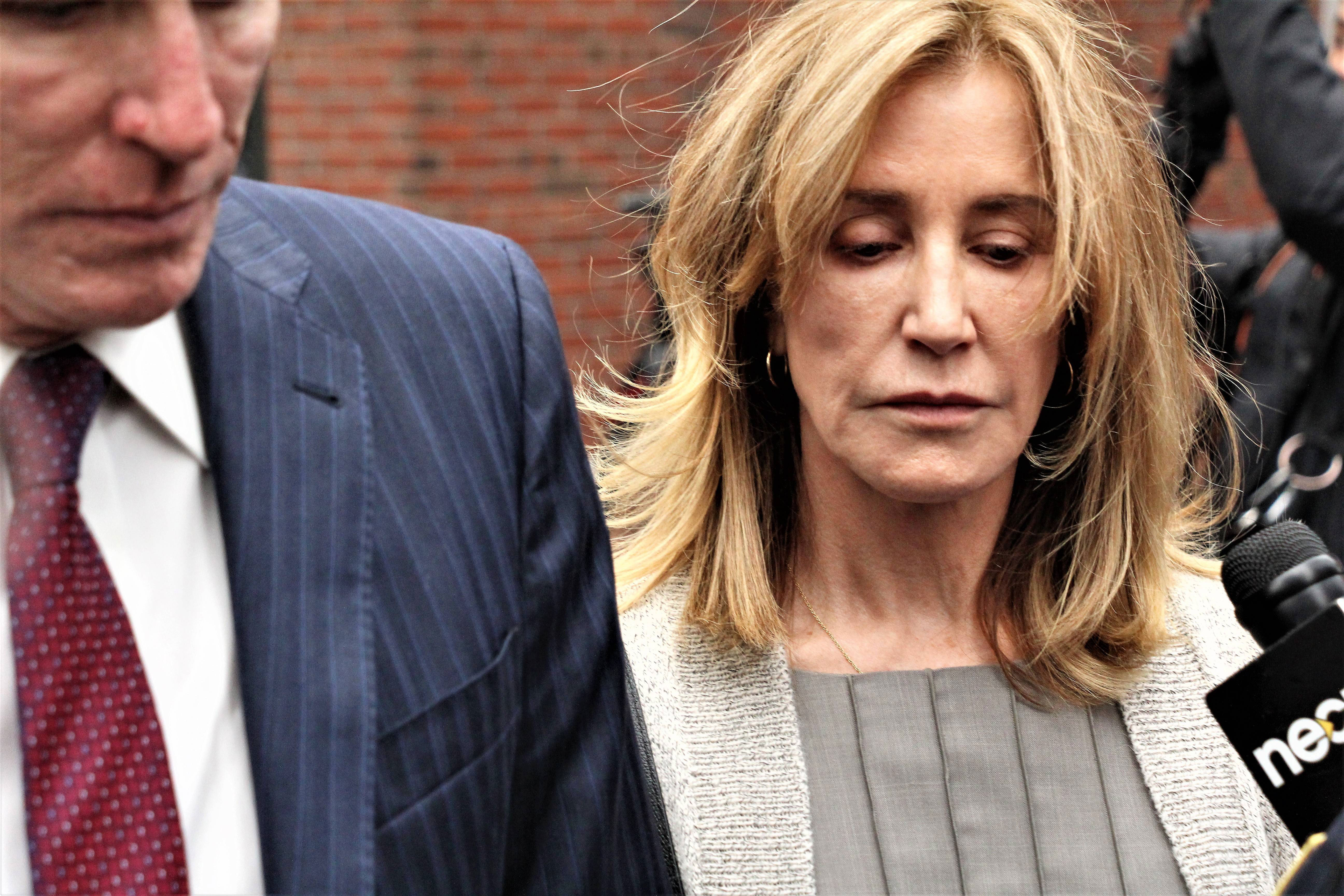 Felicity Huffman Recommended 1 Month In Jail In Sentencing Memo In Touch Weekly