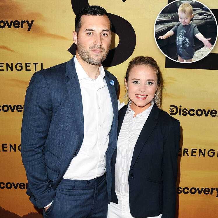 Felicty Vuolo Walking Jinger Duggar Home video