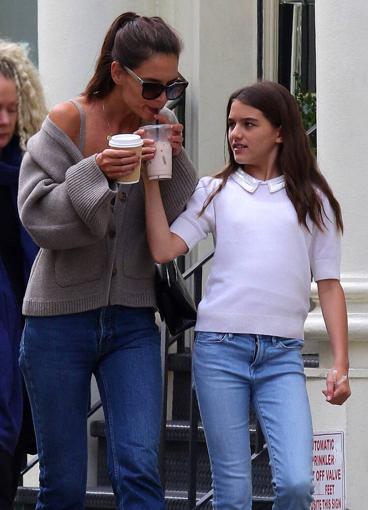 Katie Holmes Sips Coffee With Daughter Suri Cruise in NYC