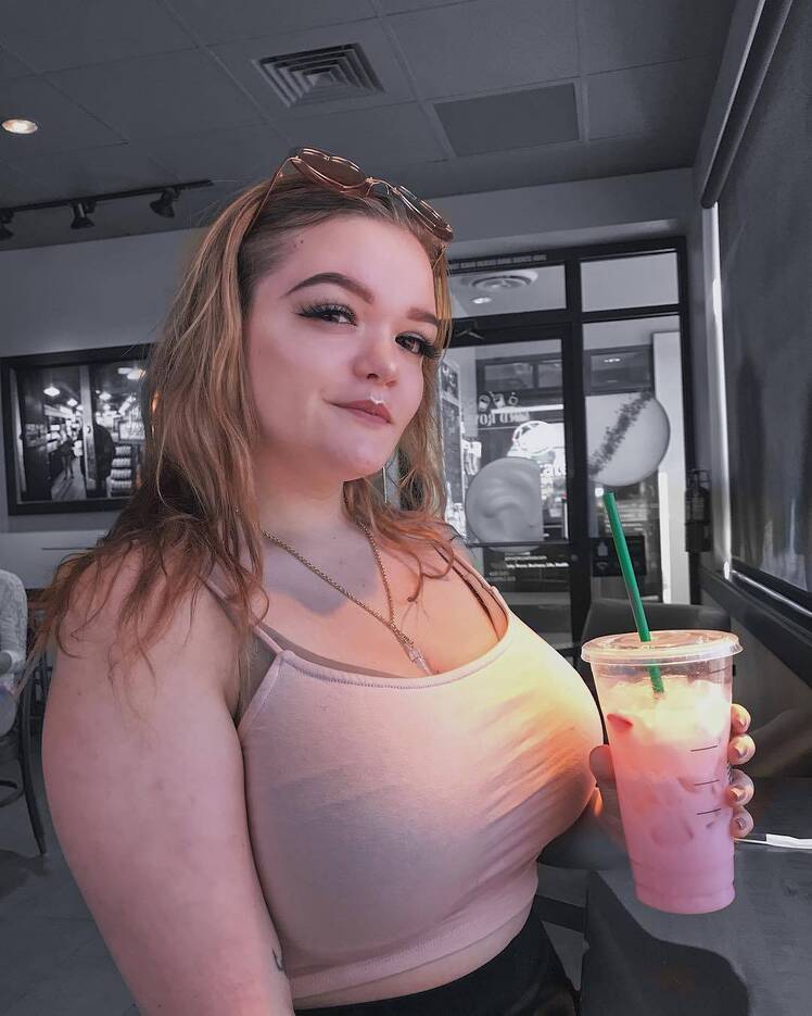 Bonnie Jo Chapman Drinks Starbucks Pink Drink