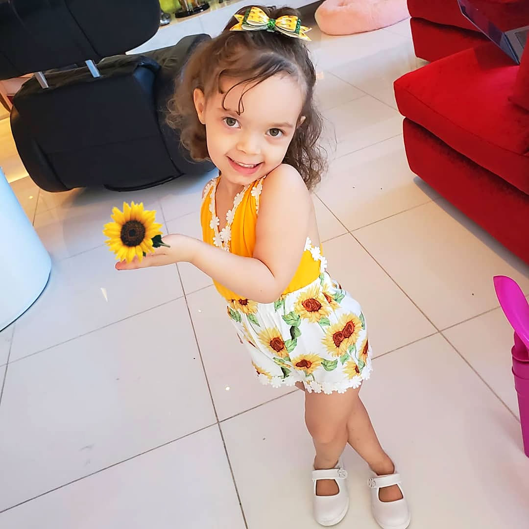 Do Bebê para Idade 4 Ver o Bebê Chanel Nicole transformações ao Longo dos Anos