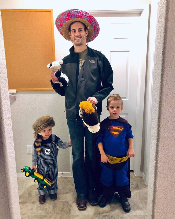 Jill and Derick Dillard Slammed for Getting Kids 'Freebies' on Halloween