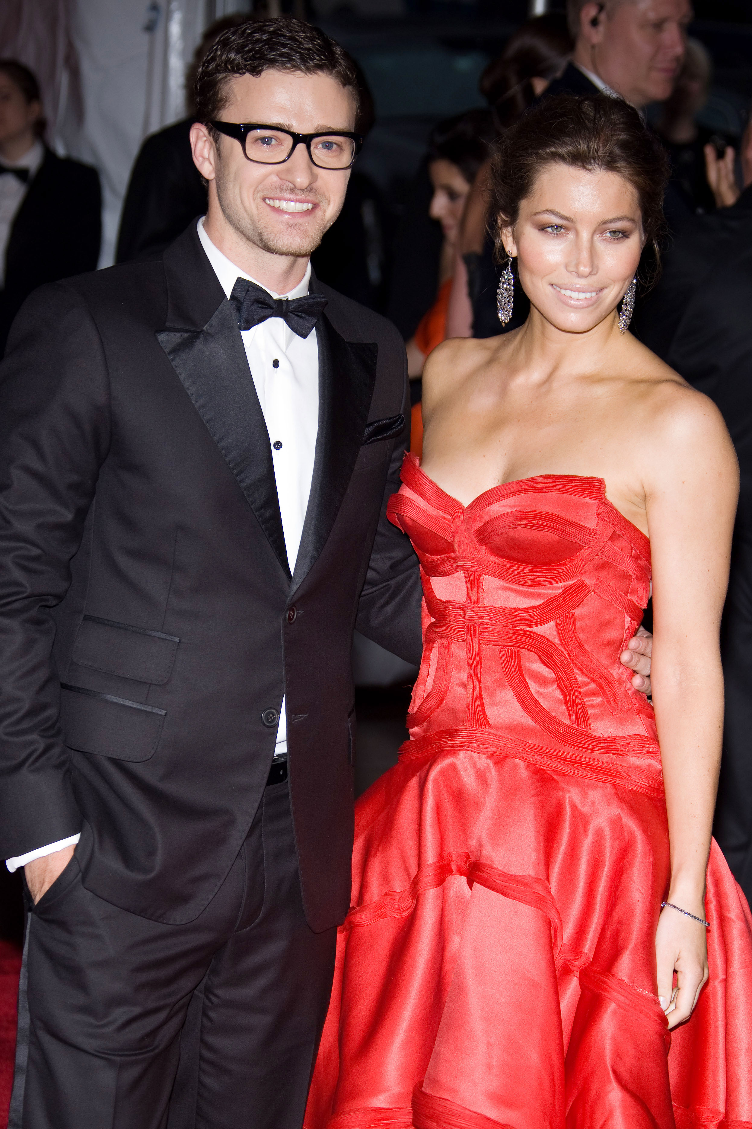 Justin Timberlake tackled at Paris Fashion Week with wife Jessica Biel