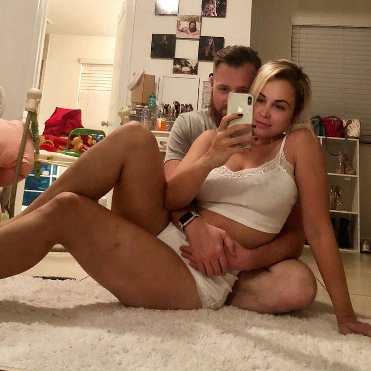 Paola Mayfield Cuddling With Husband Russ Mayfield in Selfie