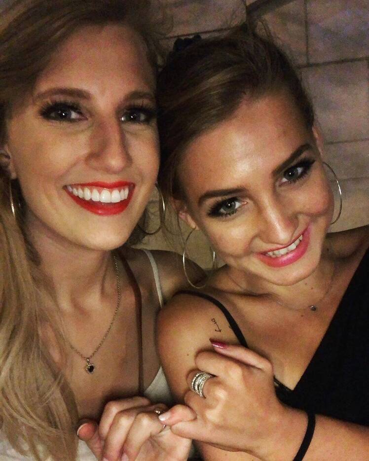 olivia and moriah plath smiling