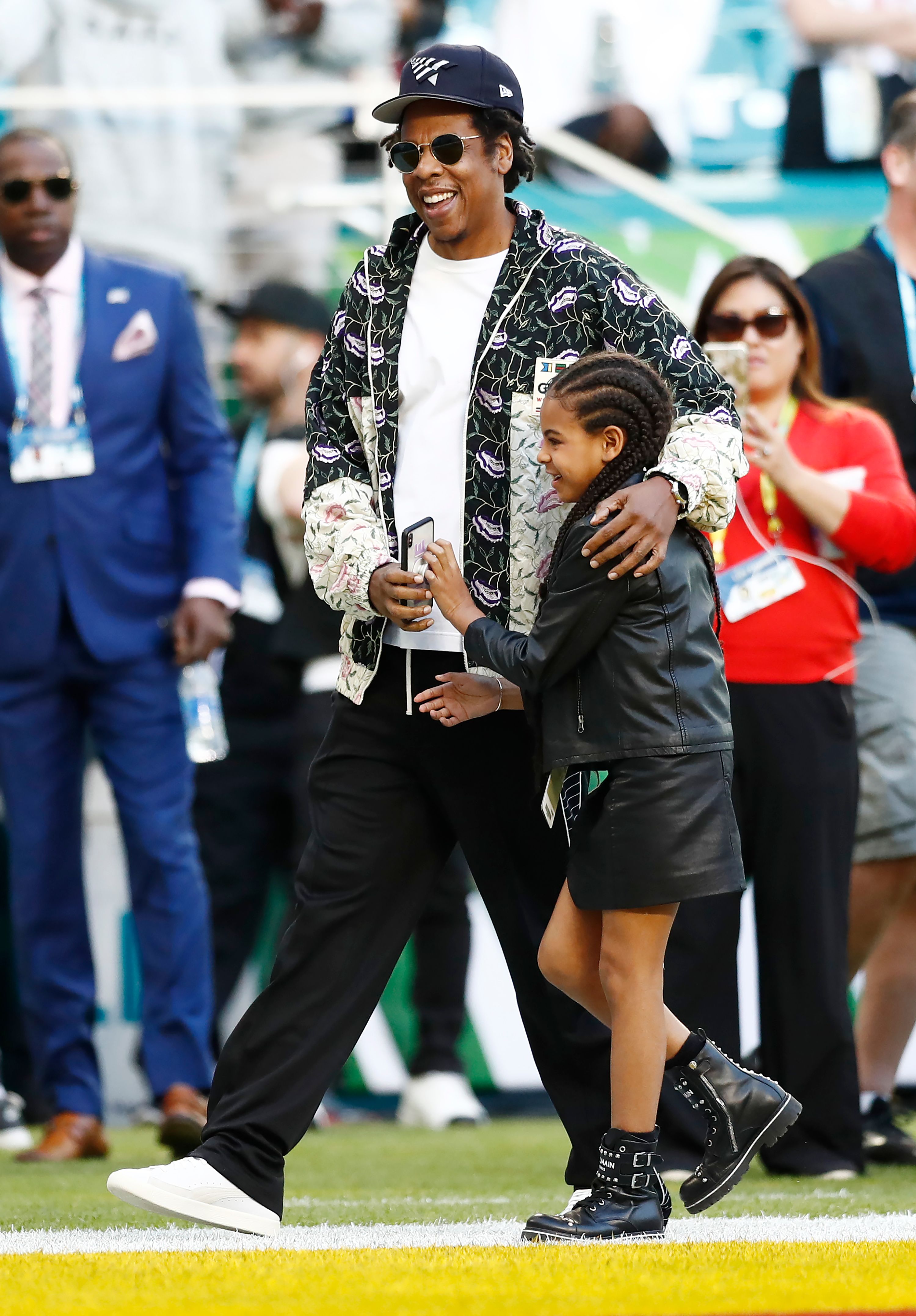 Jay-Z, Blue Ivy turn Super Bowl into cute daddy-daughter date