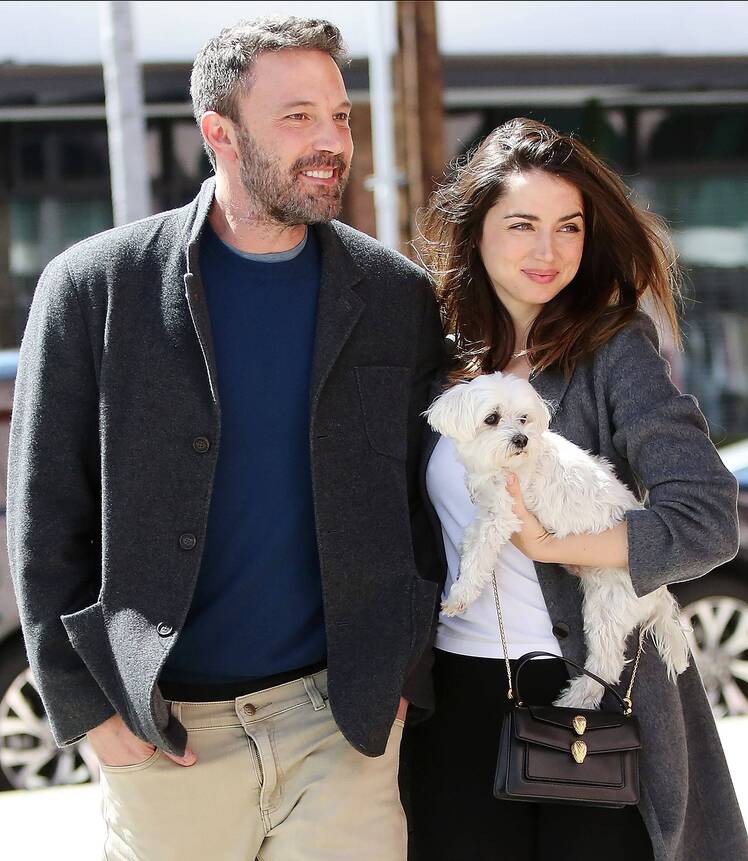 ben-affleck-fute-with-ana-feature