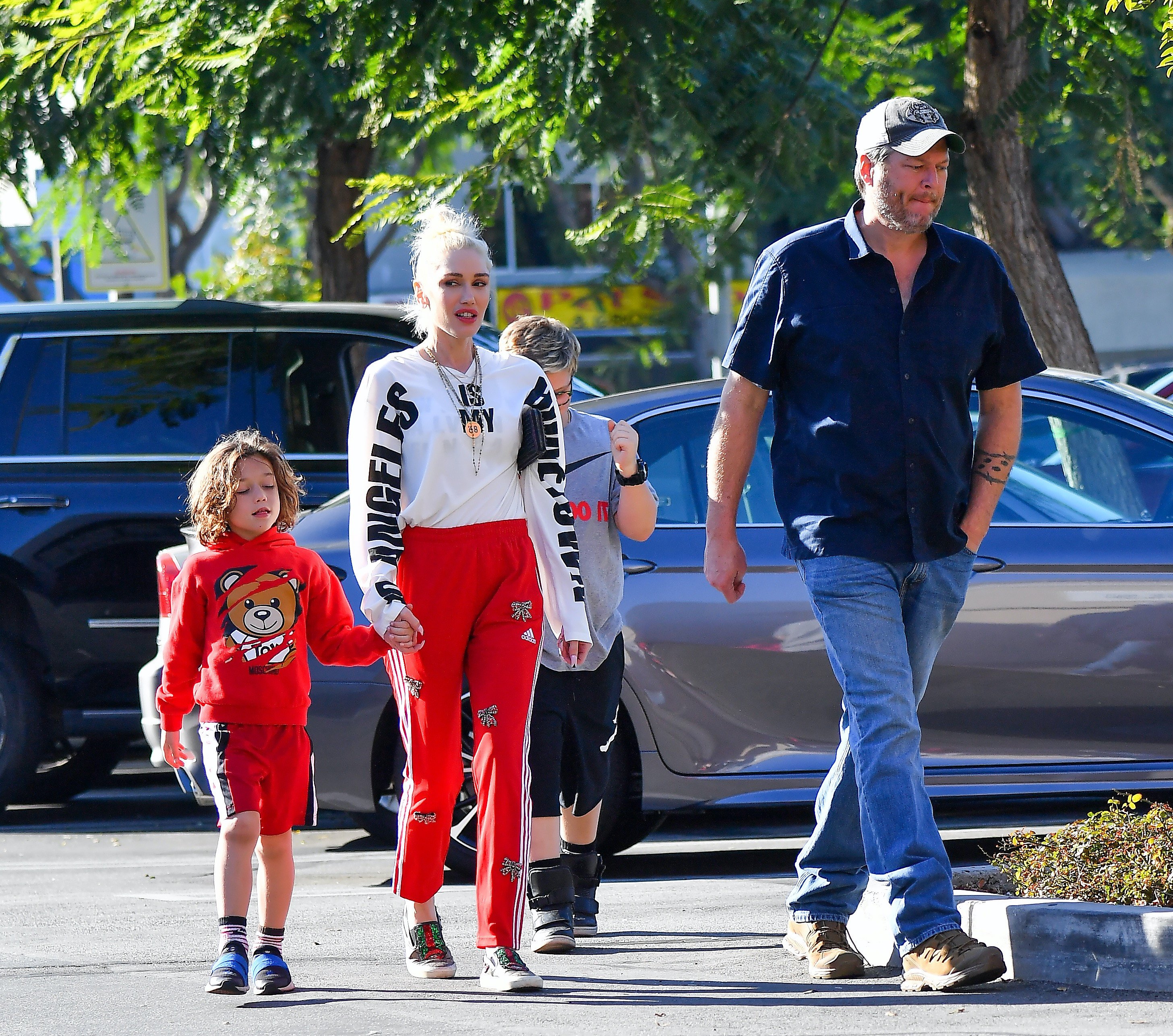 Family Time! Gwen Stefani and Blake Shelton Spotted Grocery Shopping