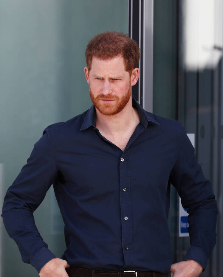 Prince Harry Texts to Thomas Markle Revealed