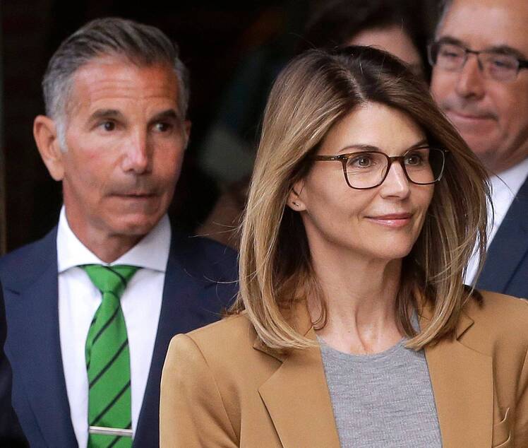 lori-loughlin-court