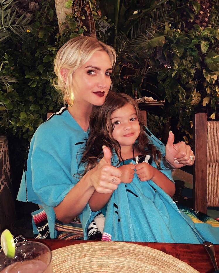 ashlee-simpson-and-daughter-jagger