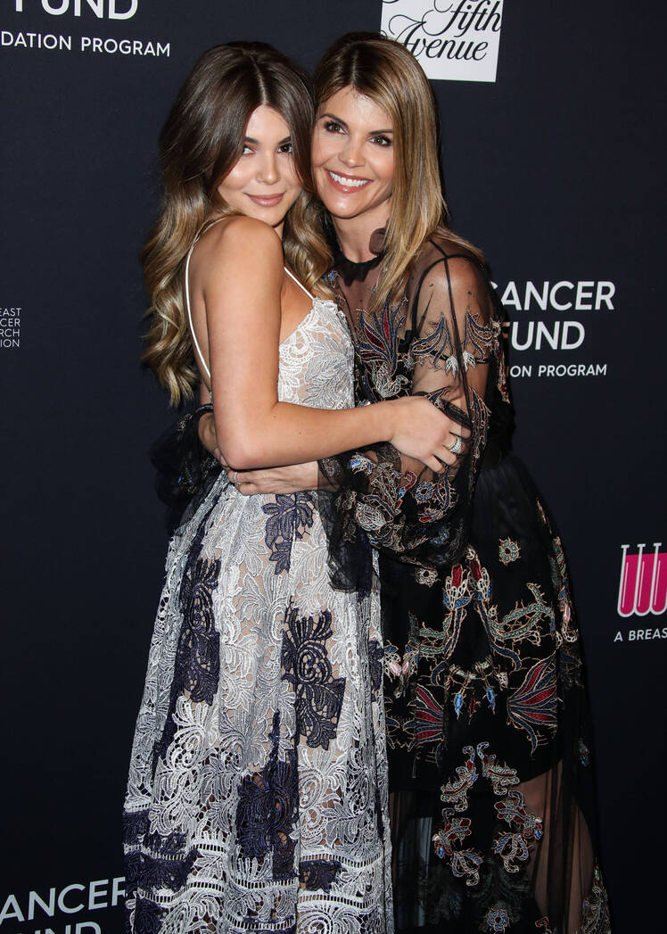 olivia jade lori loughlin mothers day scandal