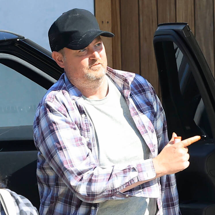Matthew Perry Steps Out With a Mystery Woman to Run Errands in Los Angeles